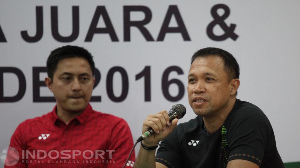 Pelatih ganda campuran Richard Mainaky (kanan) saat menjawab pertanyaan wartawan dalam suatu acara. - INDOSPORT